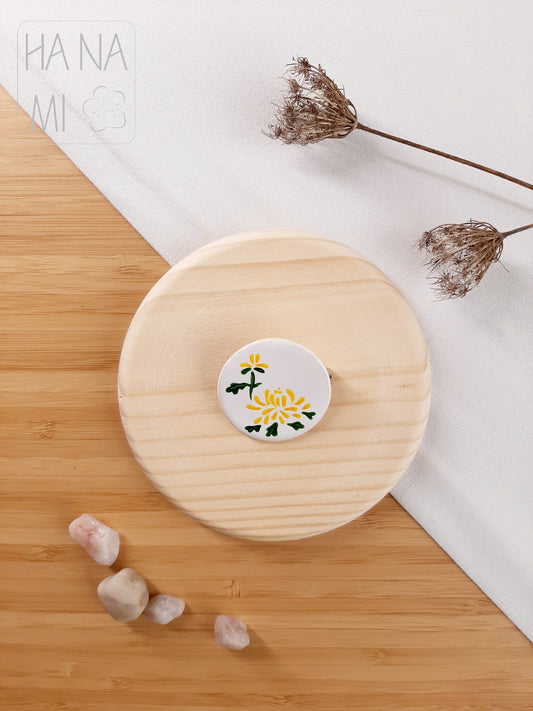 keramická brož "Císařská chryzantéma"