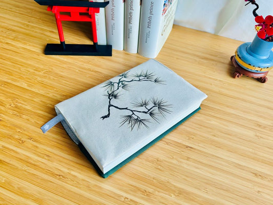 obal na knihu "Dlouhověká borovice" malý