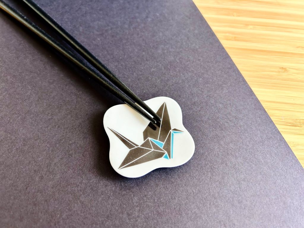 odkladač na hůlky čtvercový "Origami jeřáb" 5,5x5,5 cm
