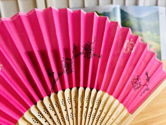skládací látkový vějíř "Sakura" ručně malovaný