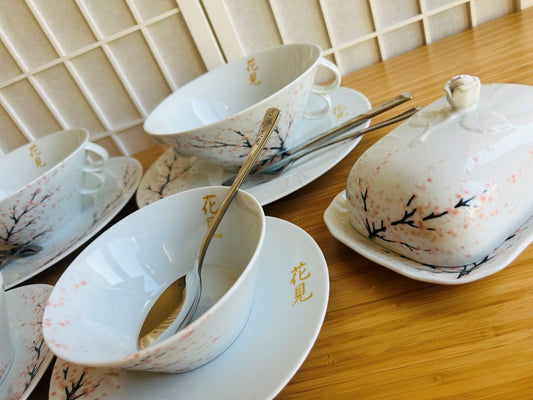 velká jídelní souprava "Ráno pod sakurou" 11 kusů a 2 sady příborů