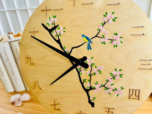 Luxusní dřevěné hodiny "Ptáček na sakuře" 29 cm