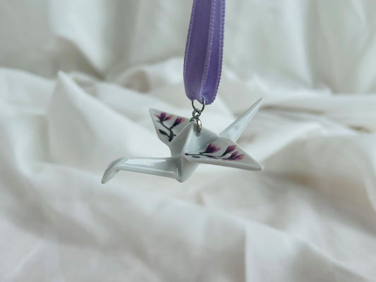 porcelánový origami jeřáb "Vůně jarního snu" závěsný