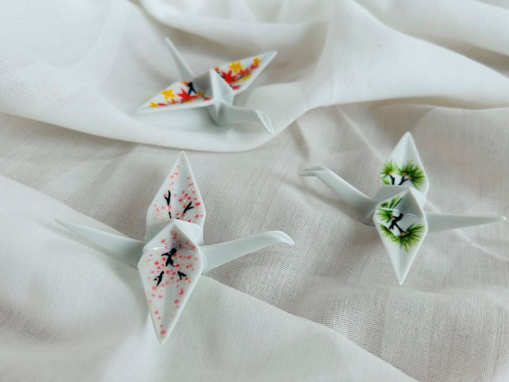 porcelánový origami jeřáb "Podzimní večer" stojící