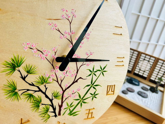 Luxusní dřevěné hodiny "Tři přátelé zimy" 29 cm