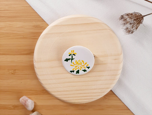 keramická brož "Císařská chryzantéma"