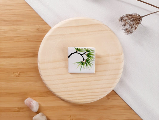 keramická brož "Dlouhověká borovice"