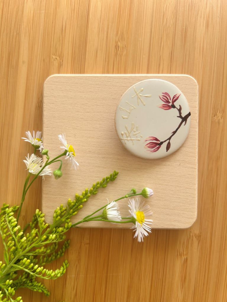 keramická brož "Vůně jarního snu"