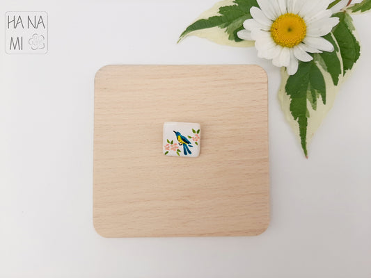 keramická mini brož "Ptáček na sakuře"