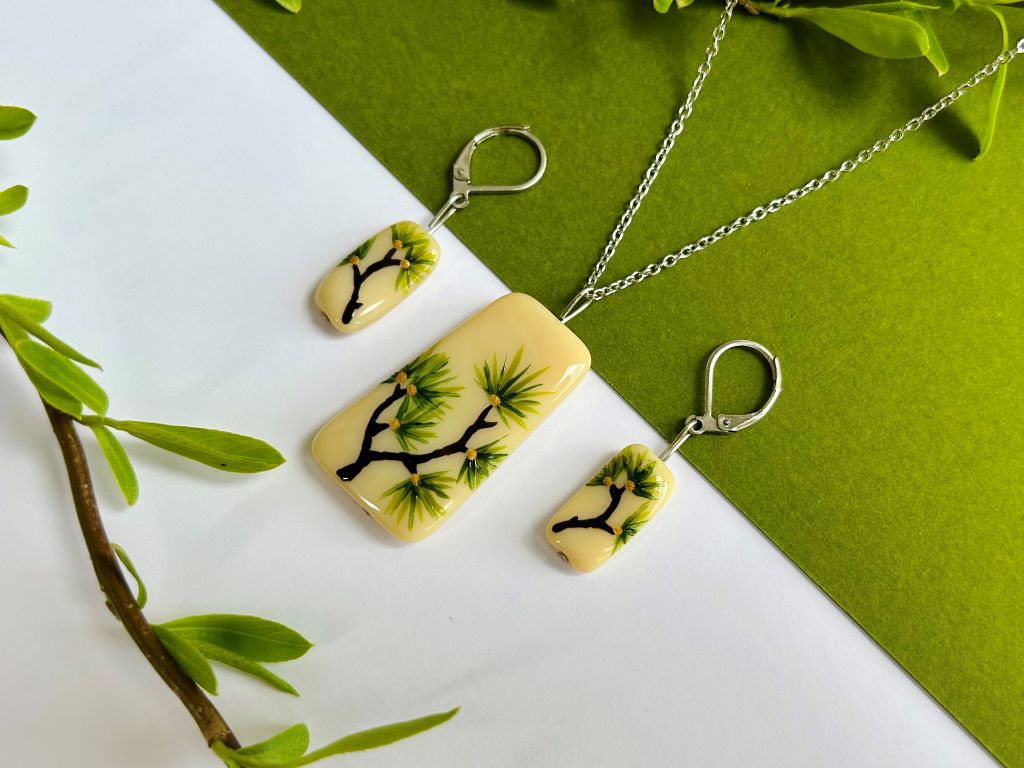 sada skleněných šperků "Dlouhověká borovice" náhrdelník a náušnice