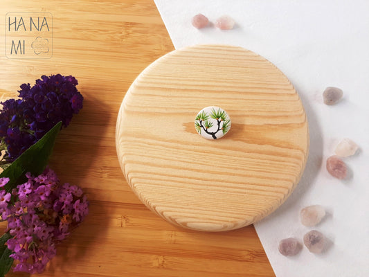 keramická mini brož "Dlouhověká borovice"