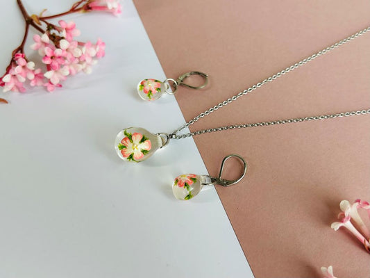 sada skleněných šperků "Květ sakury" náhrdelník a náušnice