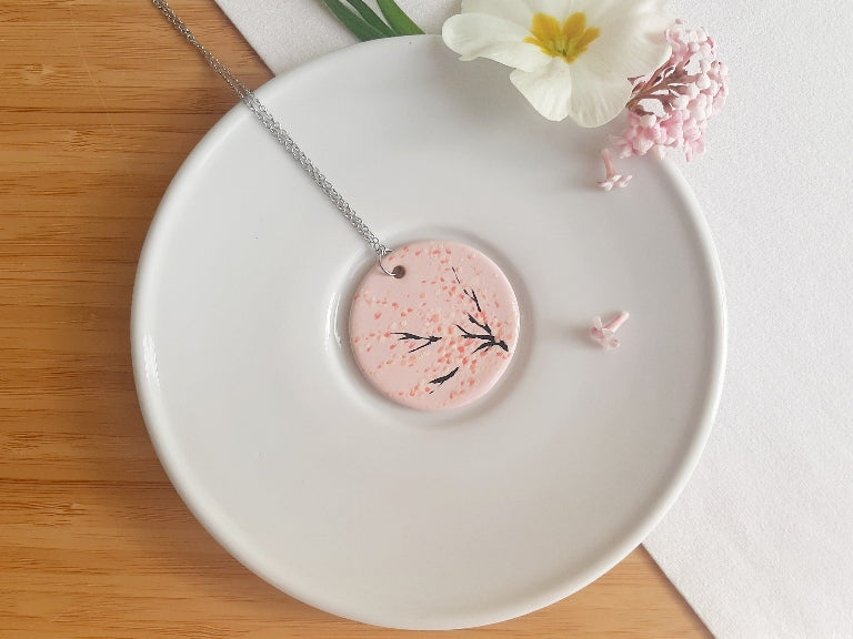 keramický náhrdelník "Ráno pod sakurou"