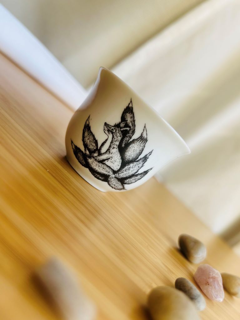 pohárek na saké a čaj "Kyuubi no Kitsune" B&W 50 ml