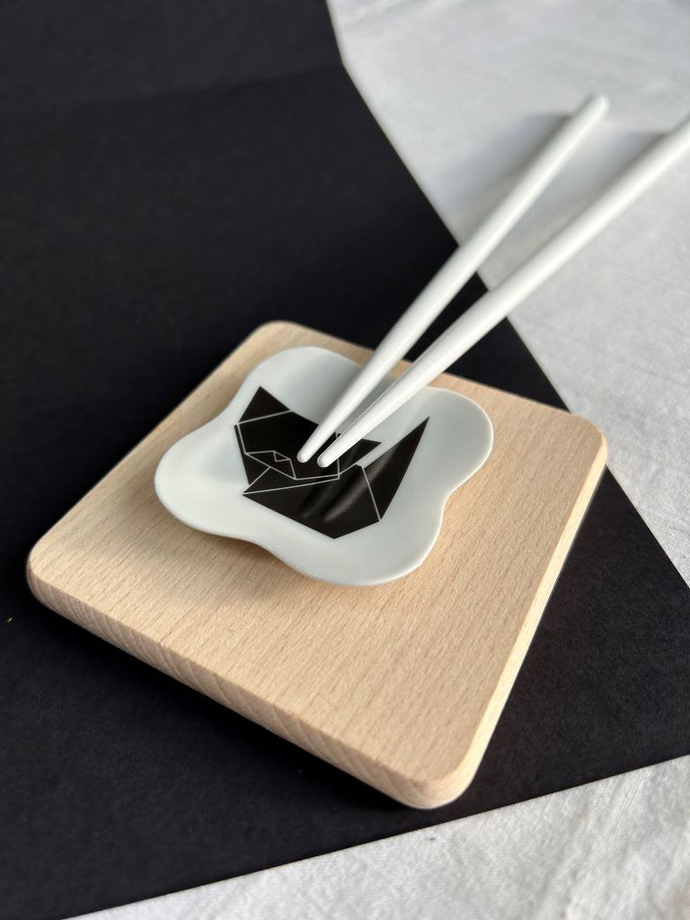 odkladač na hůlky čtvercový "Origami kočka" 5,5x5,5 cm
