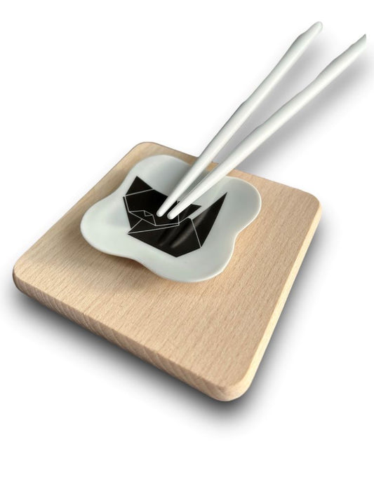 odkladač na hůlky čtvercový "Origami kočka" 5,5x5,5 cm