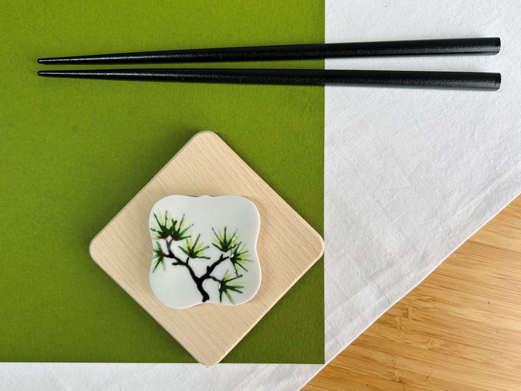 odkladač na hůlky čtvercový "Dlouhověká borovice" 5,5x5,5 cm