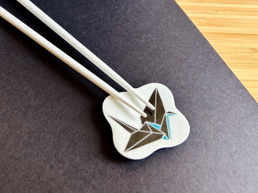 odkladač na hůlky čtvercový "Origami jeřáb" 5,5x5,5 cm