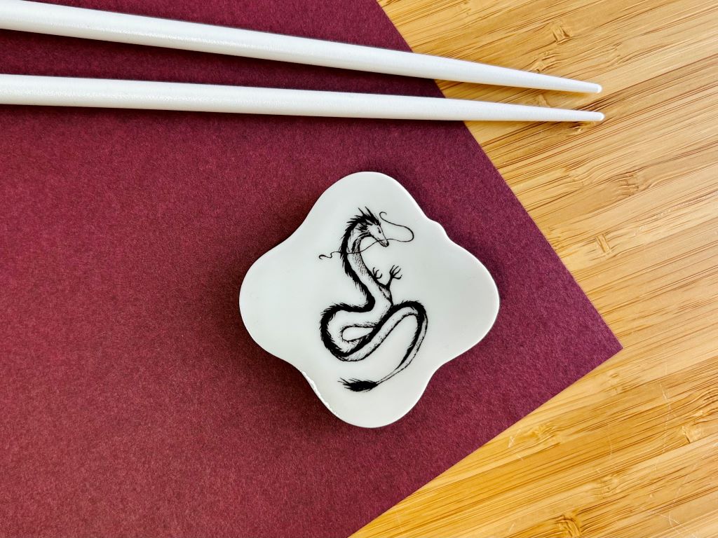 odkladač na hůlky čtvercový "Drak" 5,5x5,5 cm