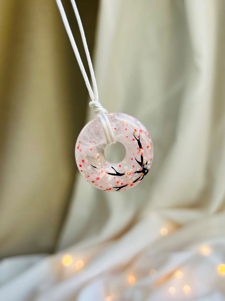 náhrdelník donut "Ráno pod sakurou" růženín