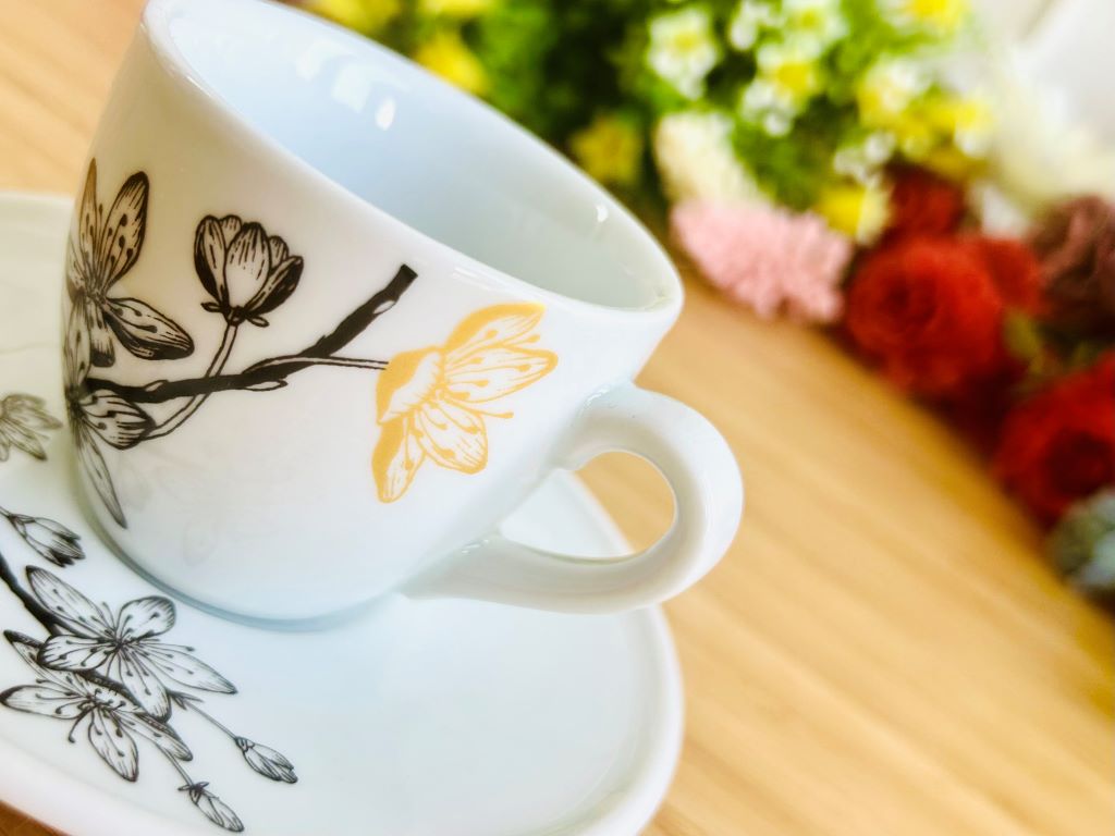 malý hrnek s podšálkem "Sakura" se zlatou 90 ml
