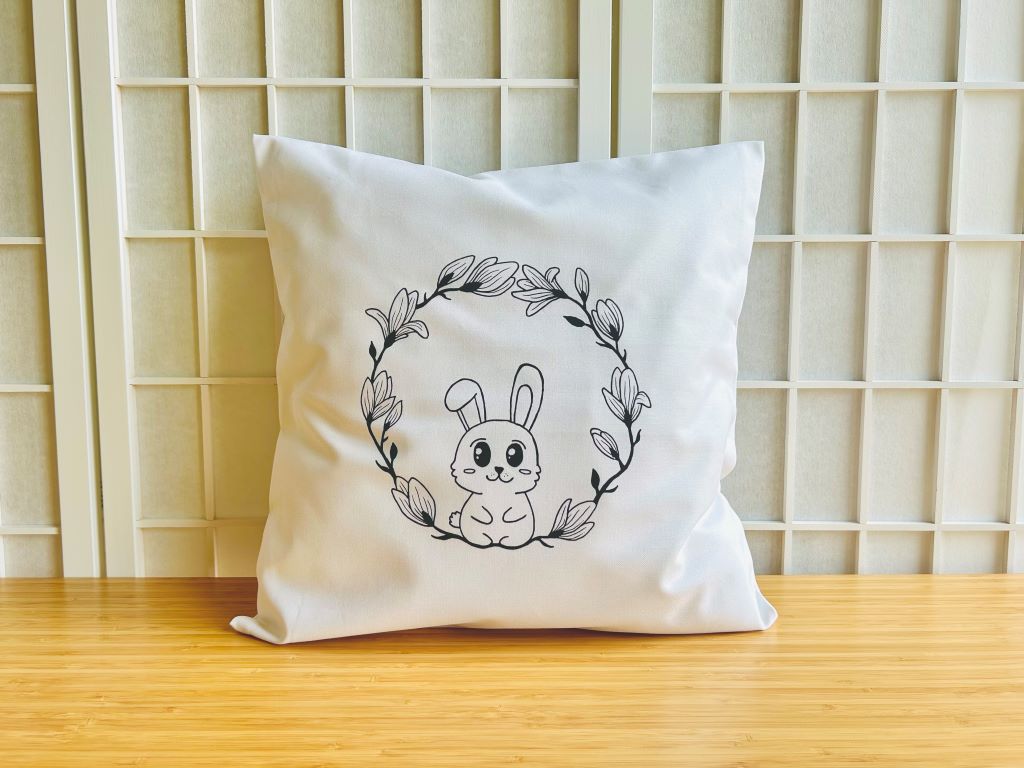 bílý polštář "ROZTOMILÁ ZVÍŘÁTKA" 40 x 40 cm různé motivy