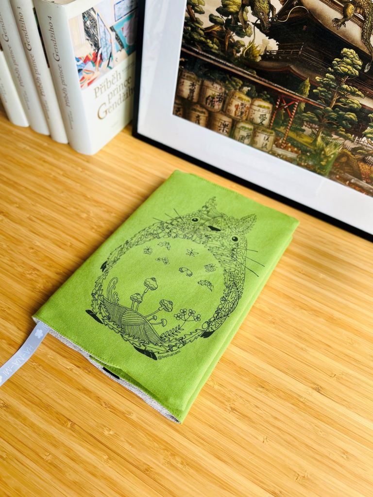 obal na knihu "Totoro" velký