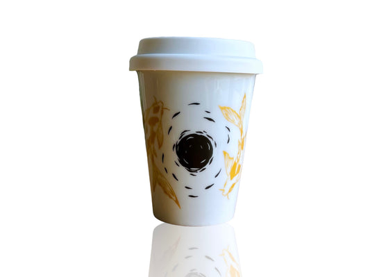 hrnek To-Go "Jezerní drahokamy aneb koi kapříci s měsícem" 300 ml