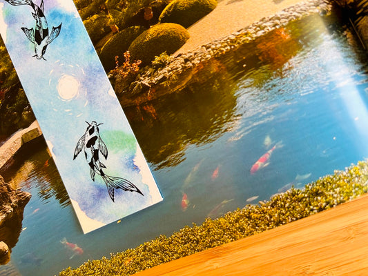Záložka do knížky "Jezerní drahokamy aneb koi kapříci s měsícem" 15 x 5 cm