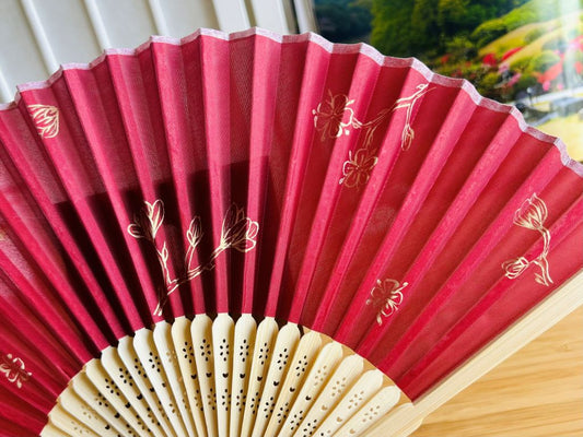 skládací látkový vějíř "Jarní Japonsko” ručně malovaný