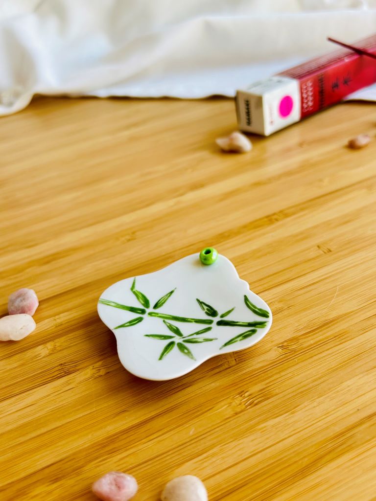 porcelánový stojánek na vonné tyčinky "Bambusový háj" 5,5x5,5 cm