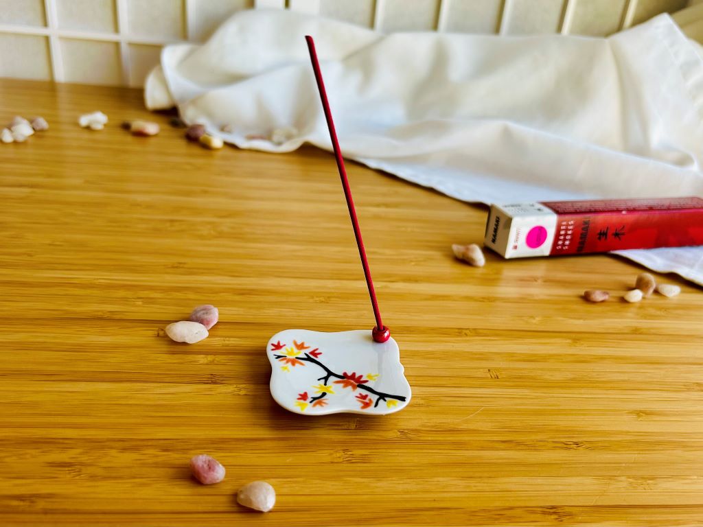 porcelánový stojánek na vonné tyčinky "Podzimní večer" 5,5x5,5 cm