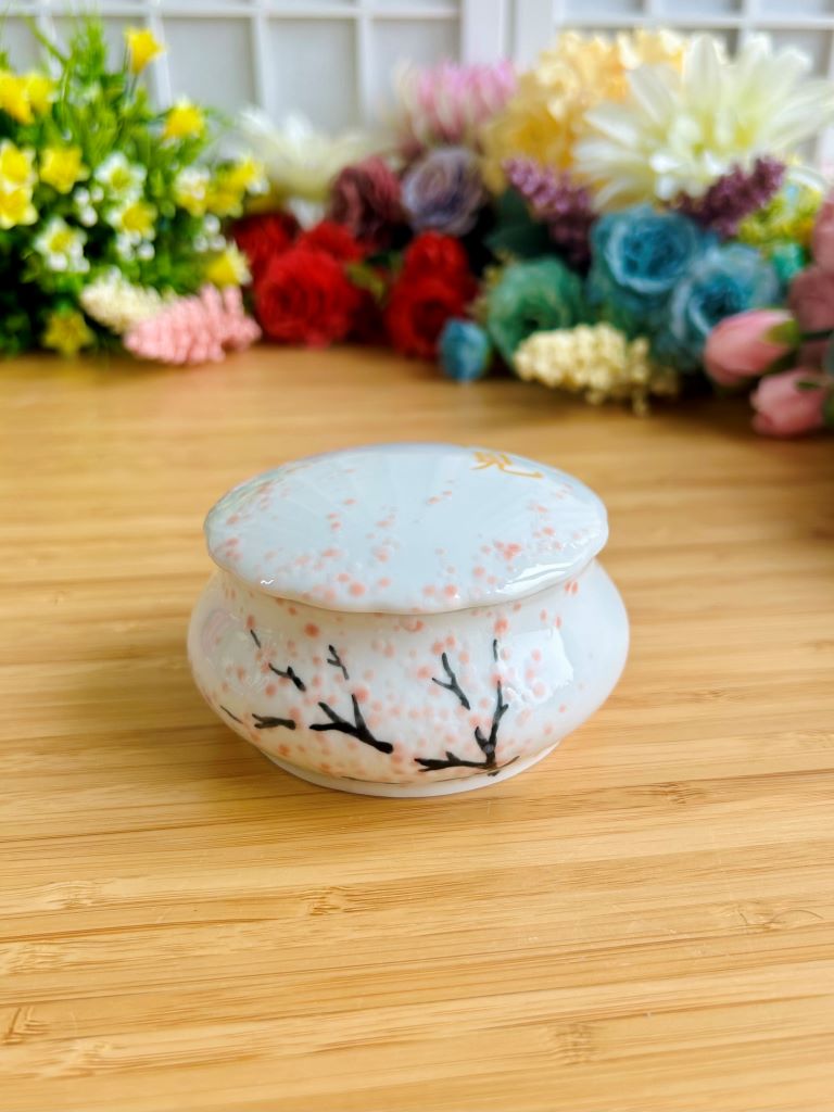 porcelánová dóza "Ráno pod sakurou"