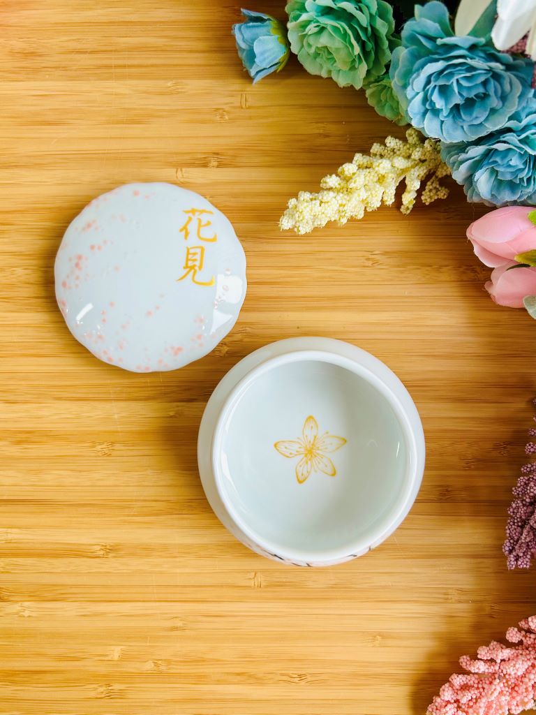 porcelánová dóza "Ráno pod sakurou"