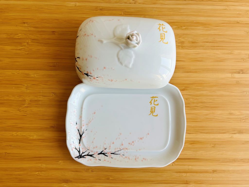 velká jídelní souprava "Ráno pod sakurou" 11 kusů a 2 sady příborů