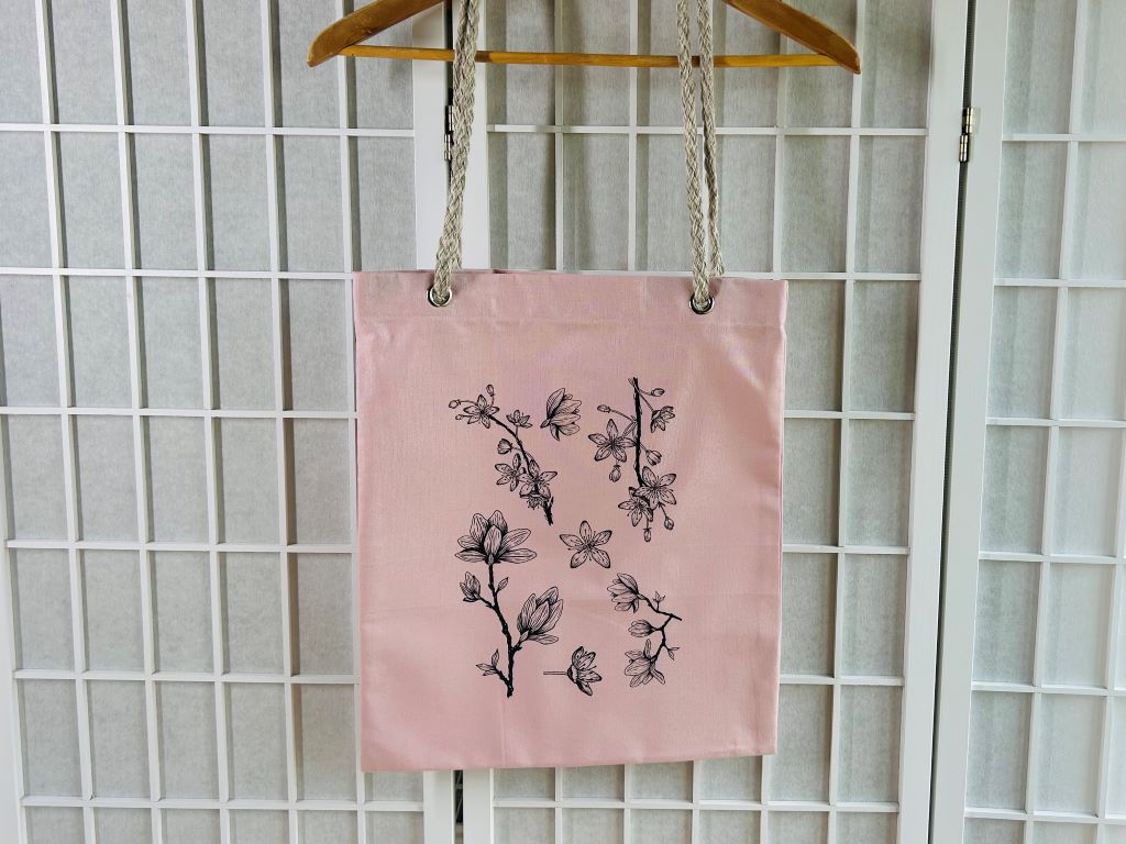 růžová nákupní taška "Jarní Japonsko" se šňůrovými uchy