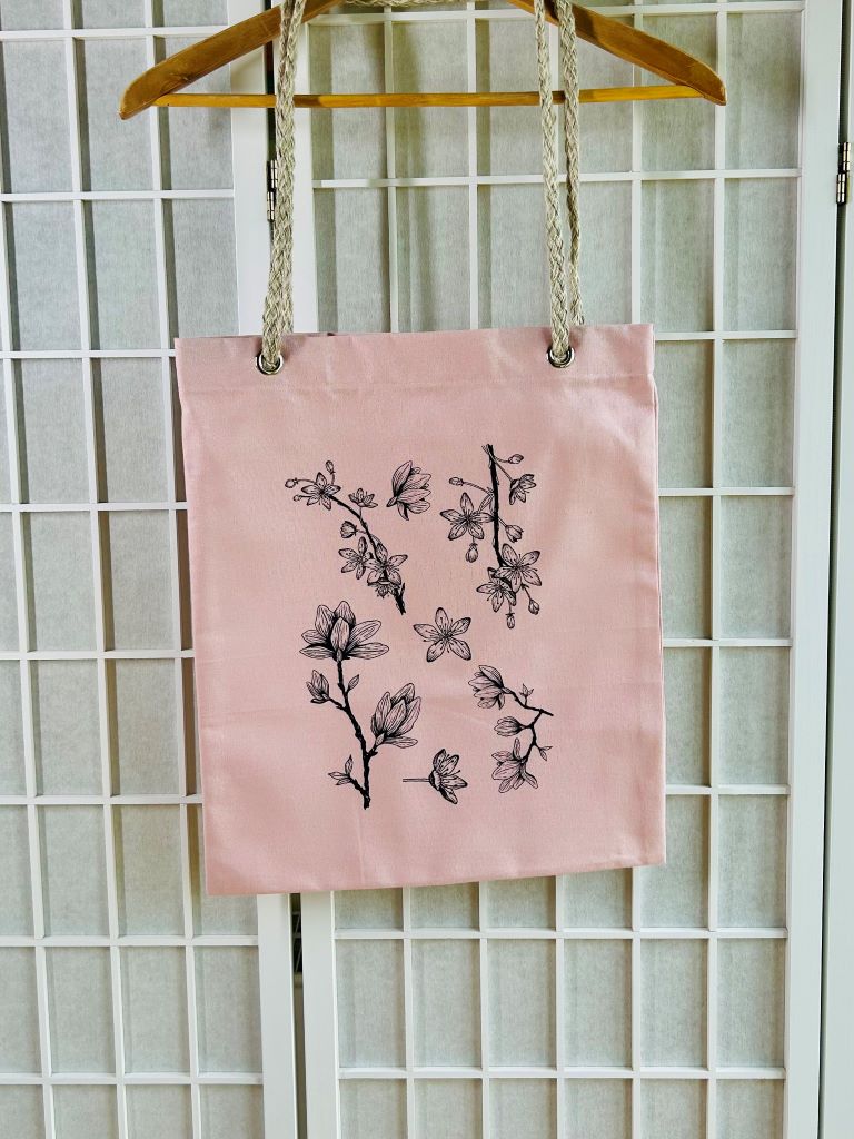 růžová nákupní taška "Jarní Japonsko" se šňůrovými uchy