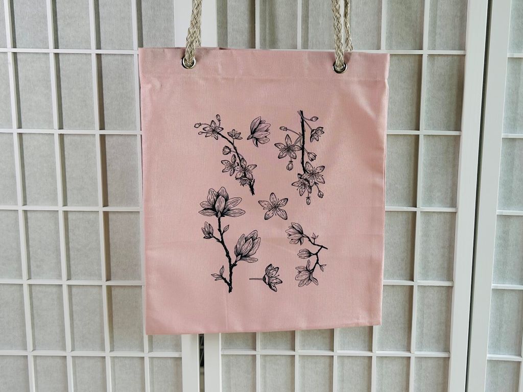 růžová nákupní taška "Jarní Japonsko" se šňůrovými uchy