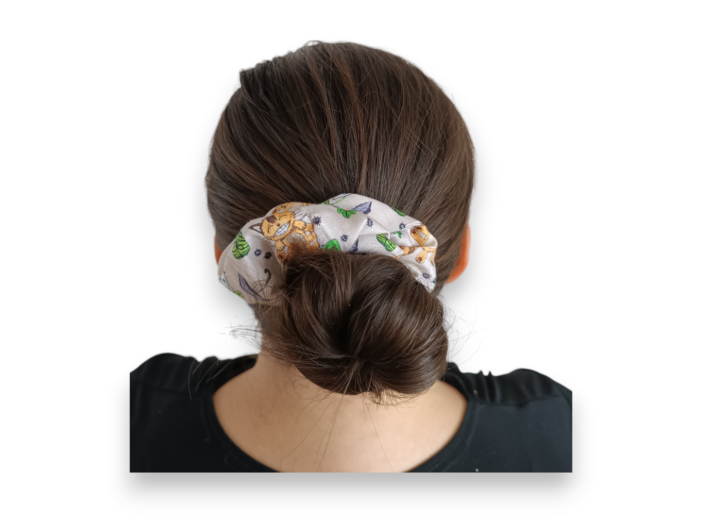 scrunchies "Totoro a další lesní duchové" látková gumička do vlasů