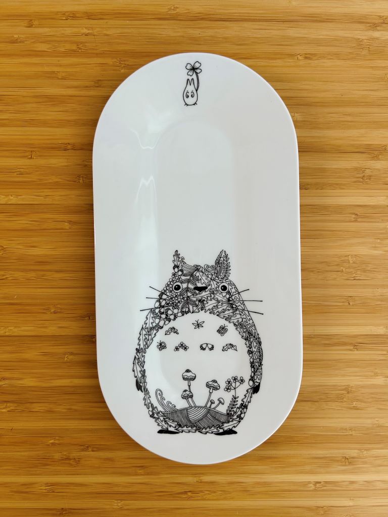 Porcelánový tác na sushi "Totoro" 35x18 cm