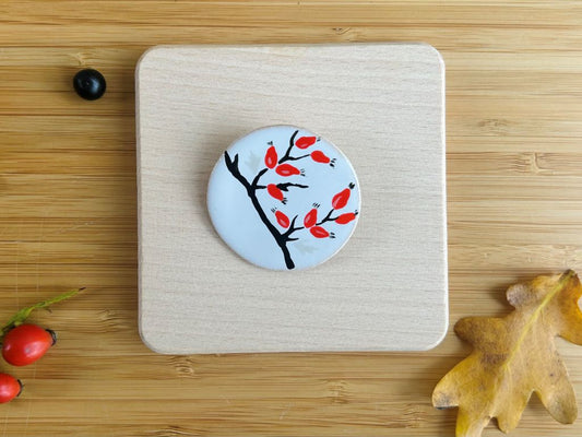 keramická brož "Šípkový čaj"