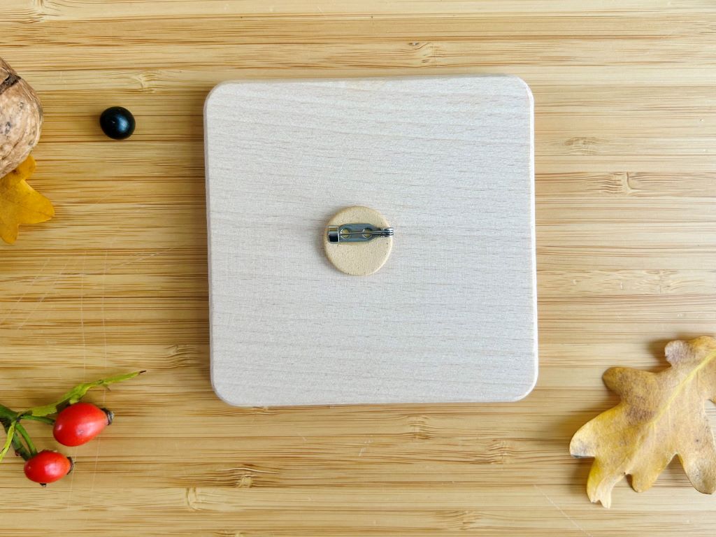 keramická mini brož "Ráno pod sakurou"