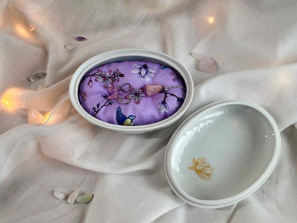porcelánová šperkovnice "Jarní Japonsko" s polštářkem