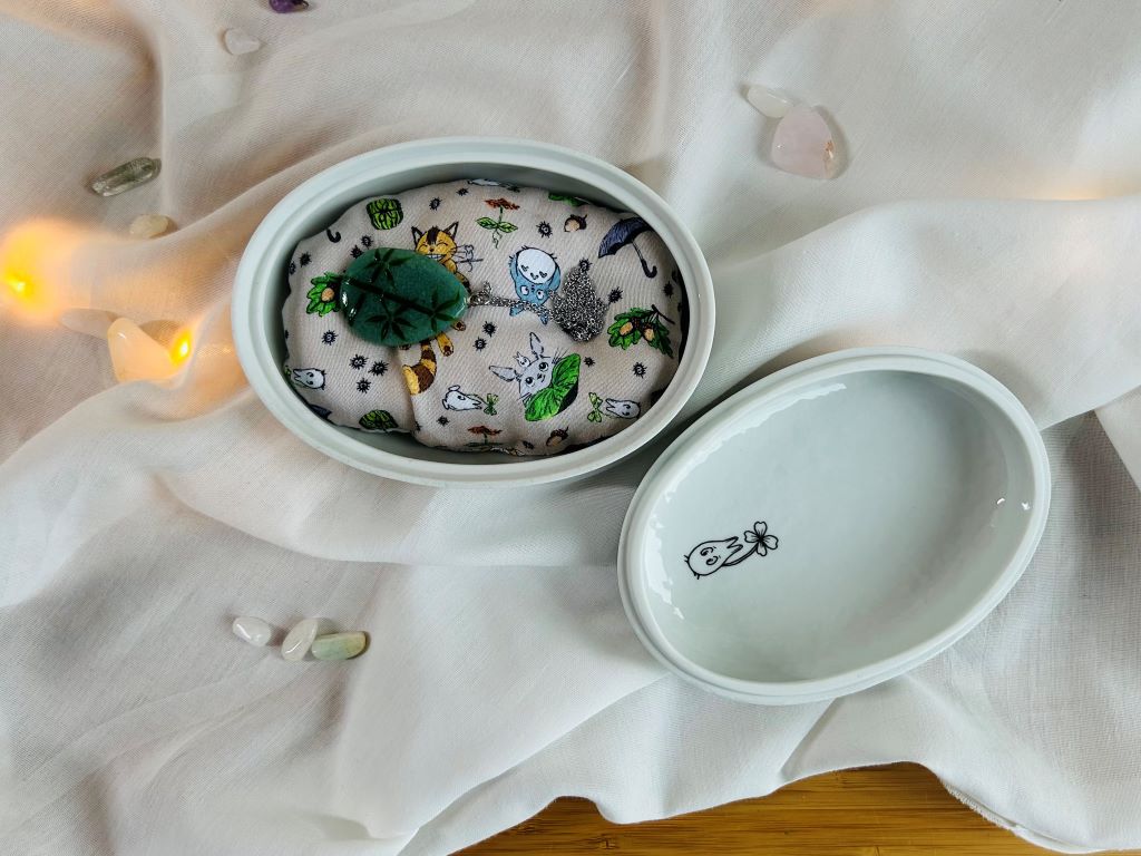 porcelánová šperkovnice "Totoro" s polštářkem