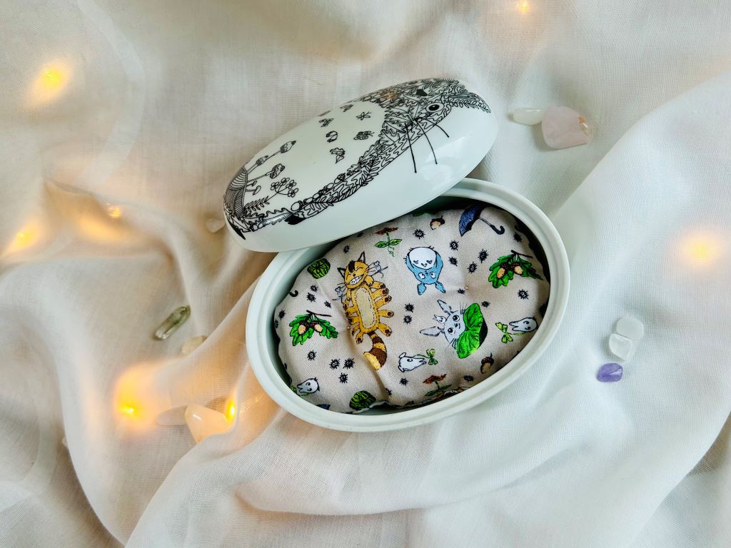 porcelánová šperkovnice "Totoro" s polštářkem