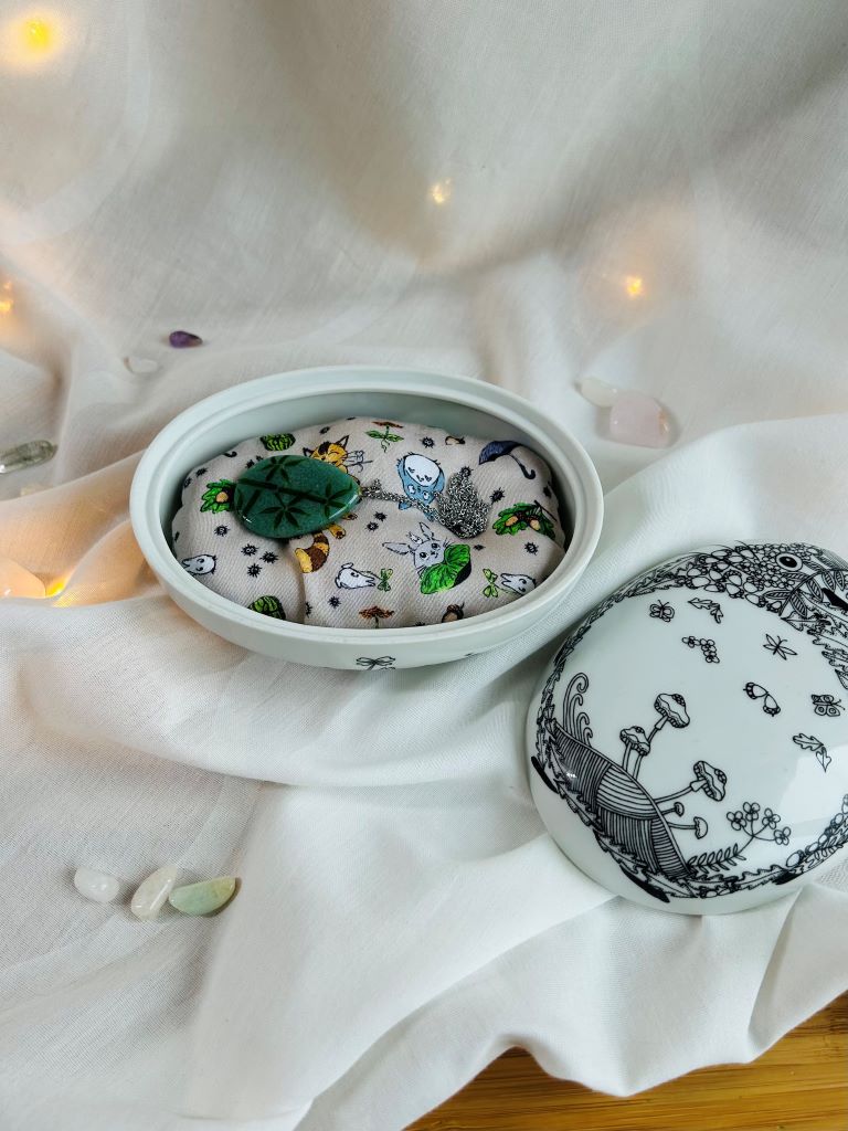 porcelánová šperkovnice "Totoro" s polštářkem