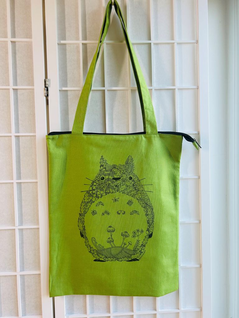 nákupní taška "Omalovánka Totoro" se zipem a vnitřní kapsou