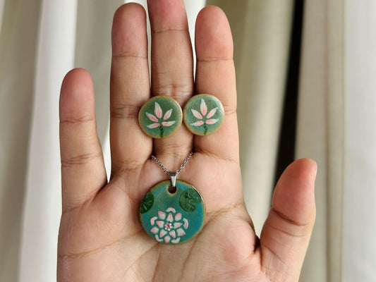 sada keramických šperků "Lotosové jezírko" náhrdelník a náušnice