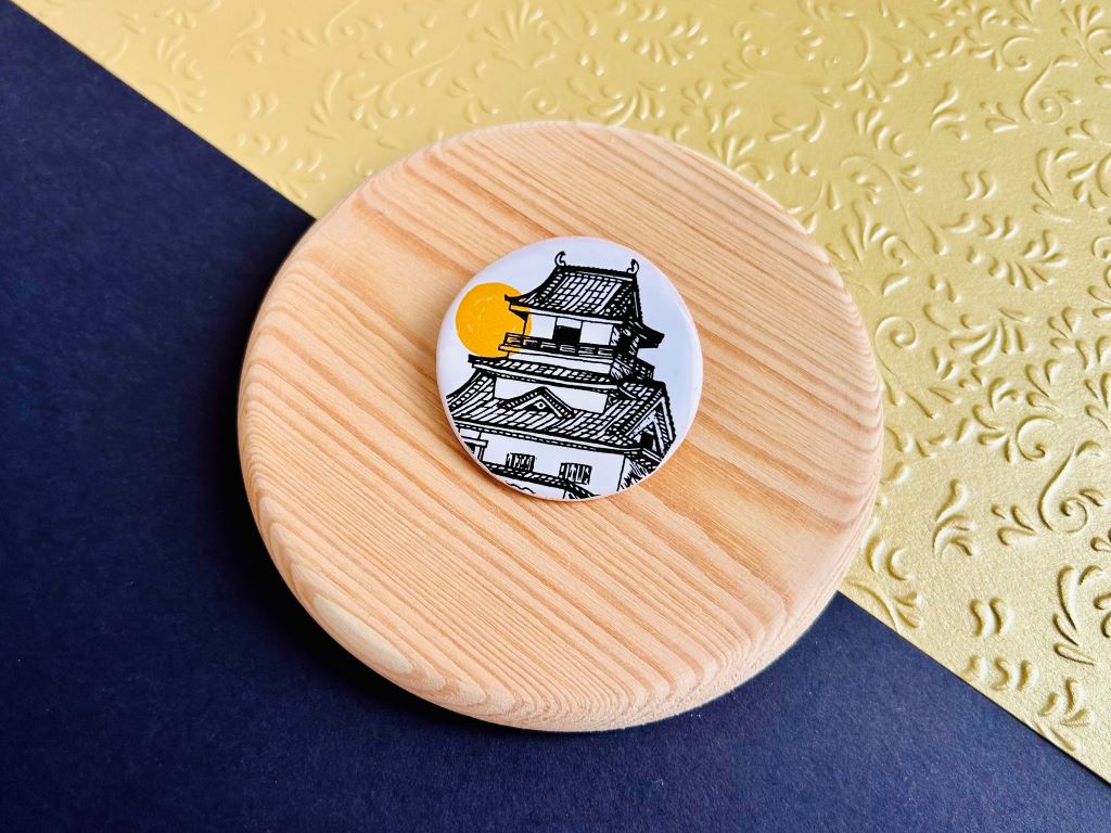 keramická brož  "Architektura dávného Japonska"