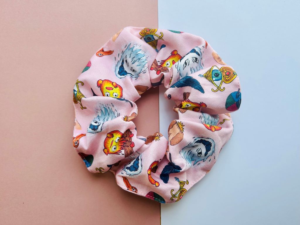 scrunchies "Láska & Magie" látková gumička do vlasů